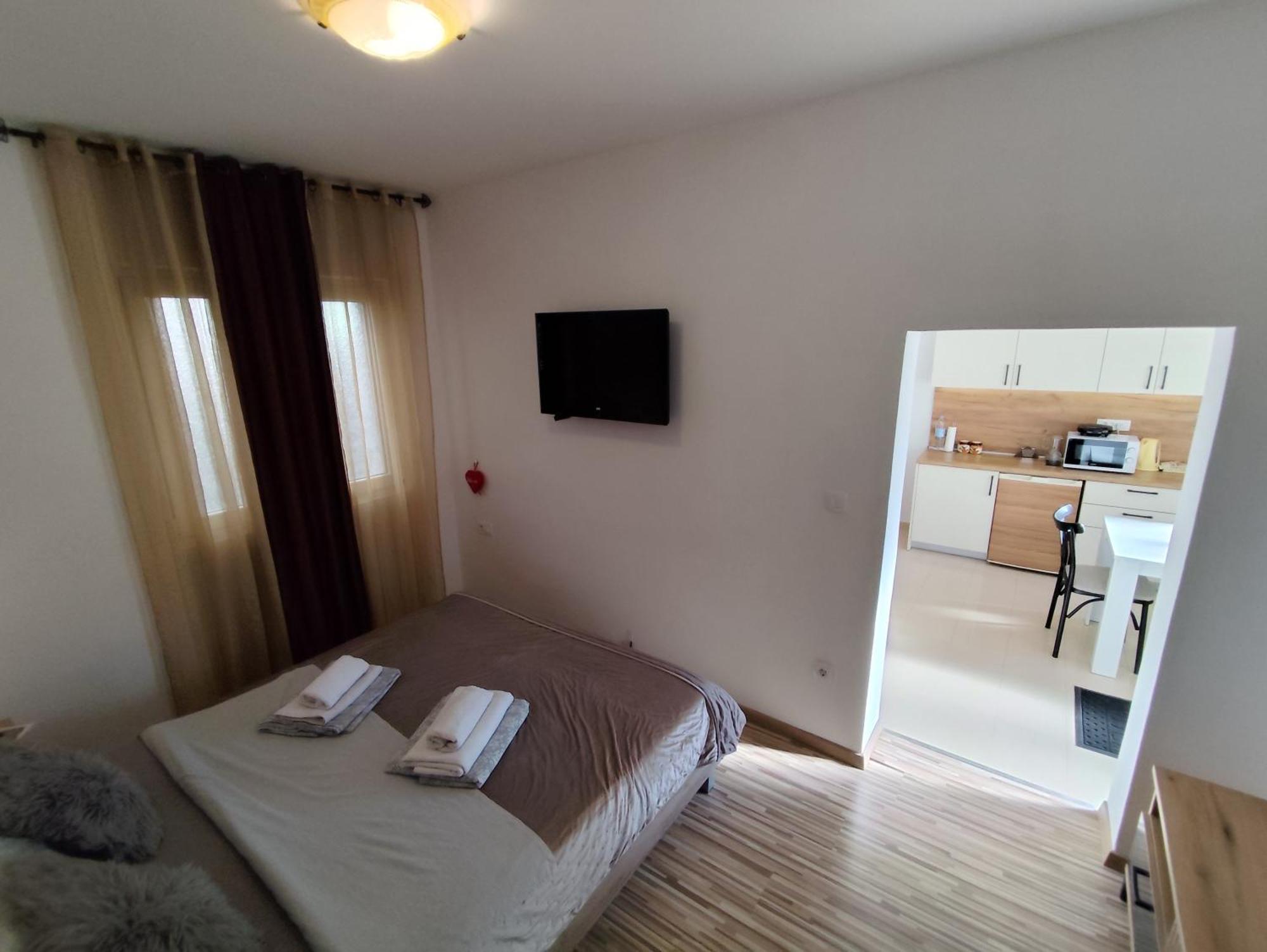 Apartments Zeljka-Dobrota Kotor Bagian luar foto
